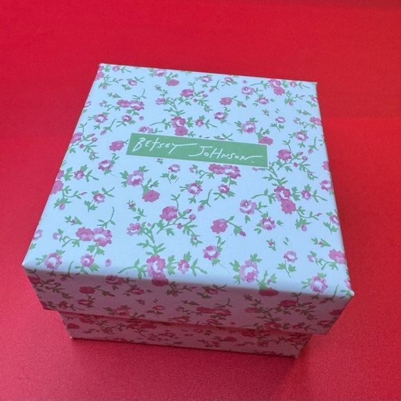 Betsey Johnson Easter Mismatched Earrings. Bunny and Carrot. - Picture 2 of 3